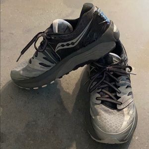 Gently used saucony hurricane iso 2